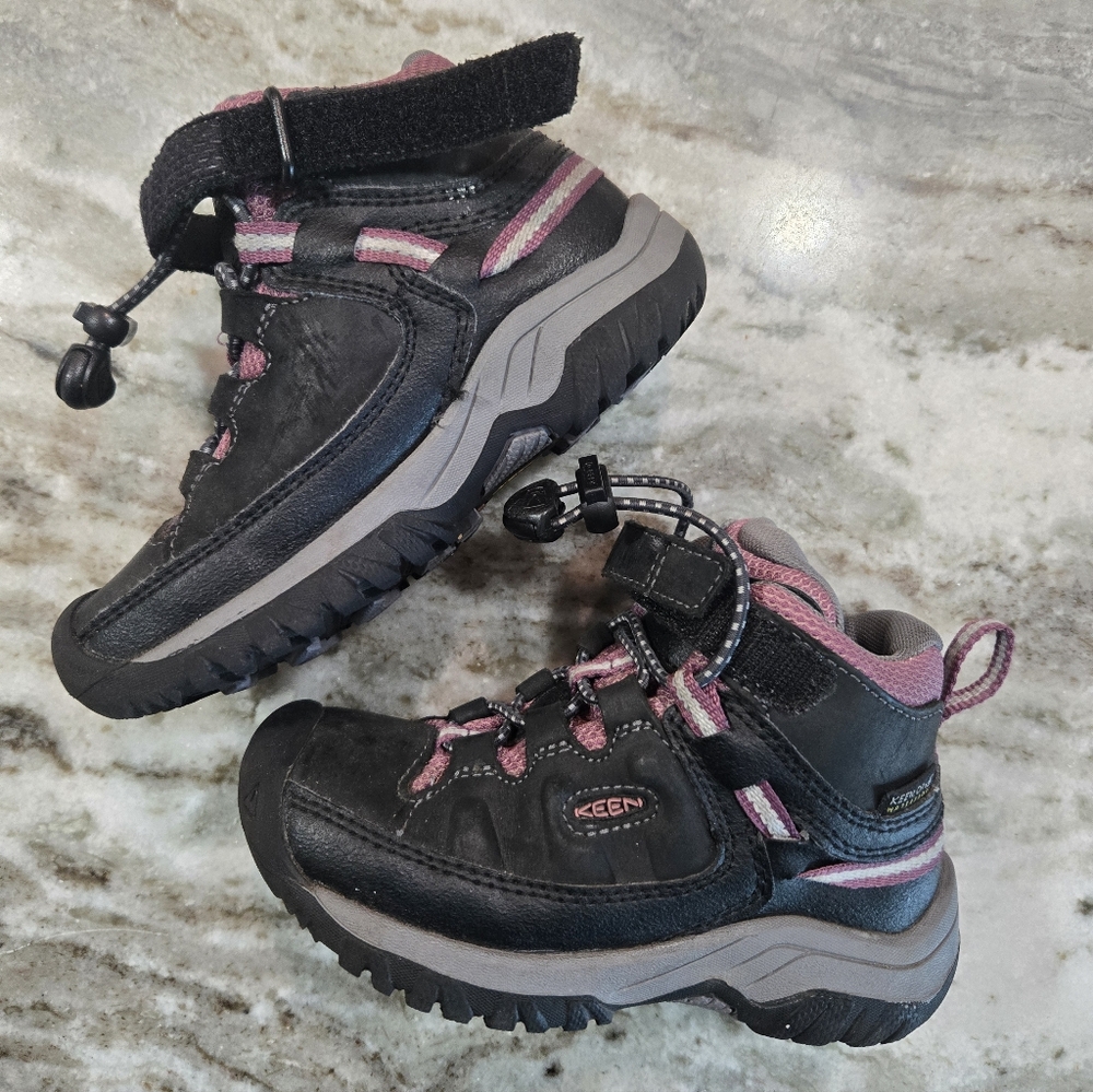 KEEN Big Kids Black and Pink Waterproof Targhee Hiking Boots